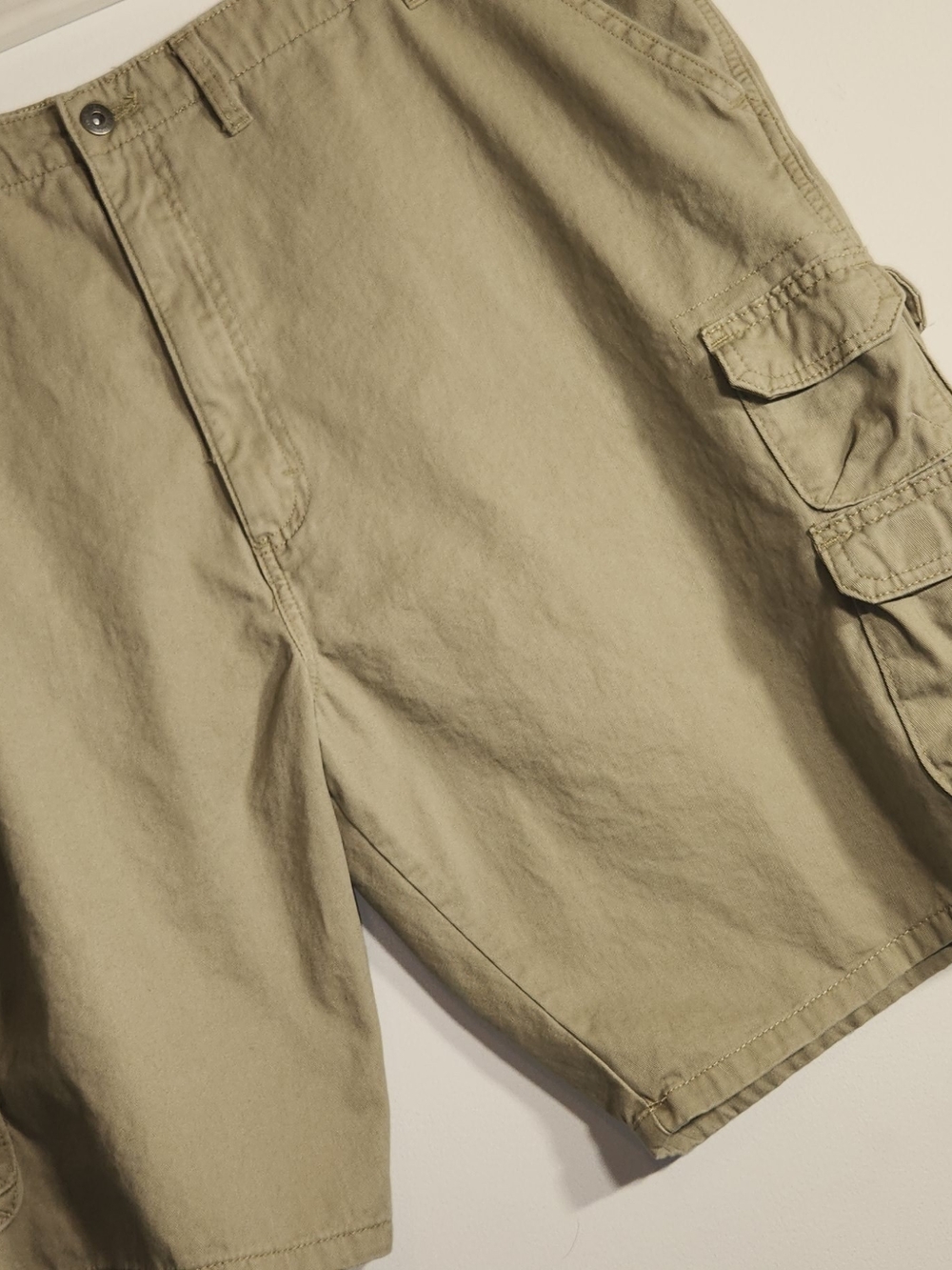 Wrangler Men's Cargo Shorts in Khaki Green
